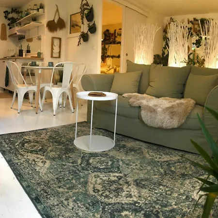 Gard - Maison Loft Exotique & Jacuzzi Privatif Apartment